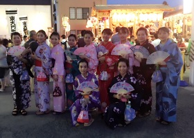 日本文化交流として地域の祭りに参加
